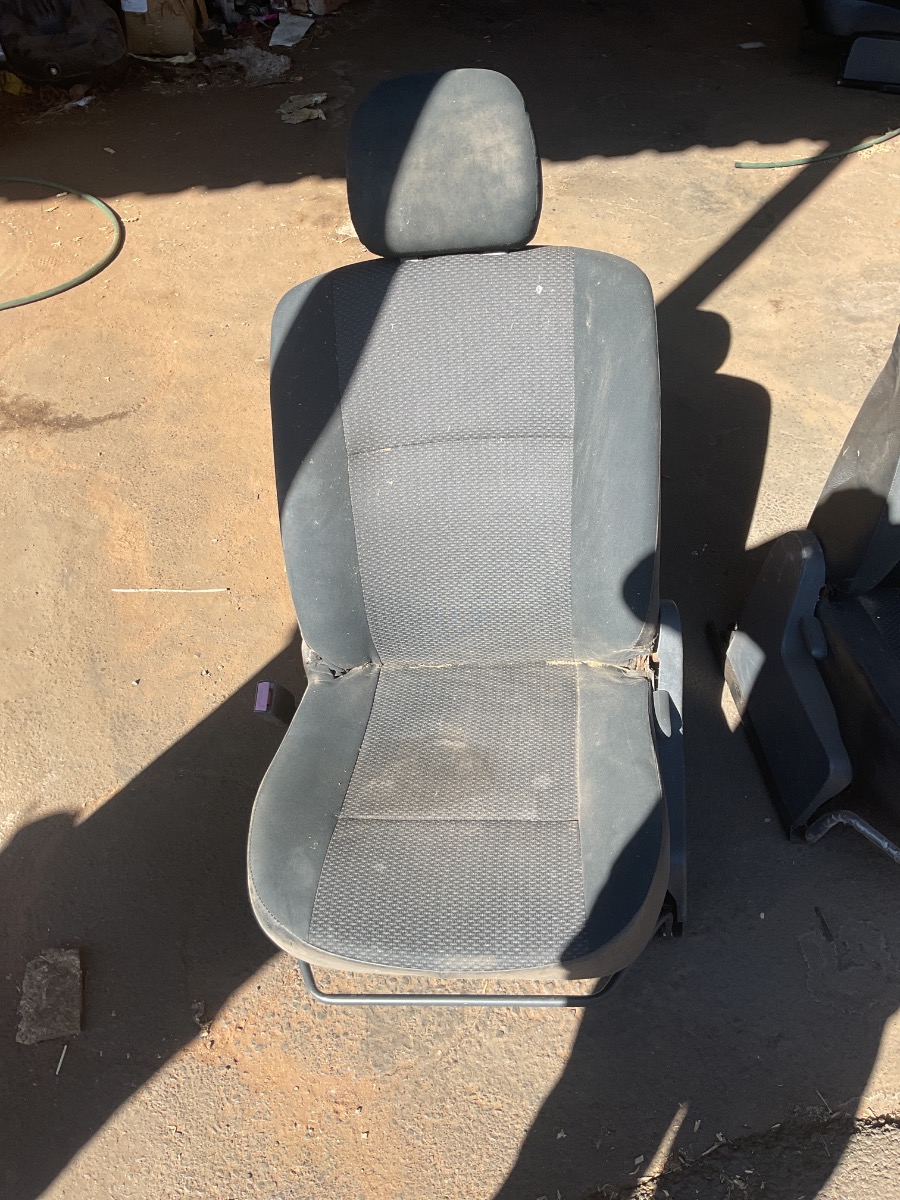 NP200 SEAT