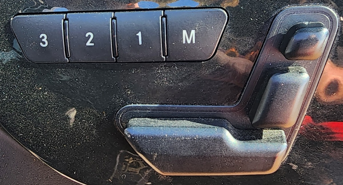W166 GL63 RIGHT FRONT SEAT ADJUSTER SWITCH