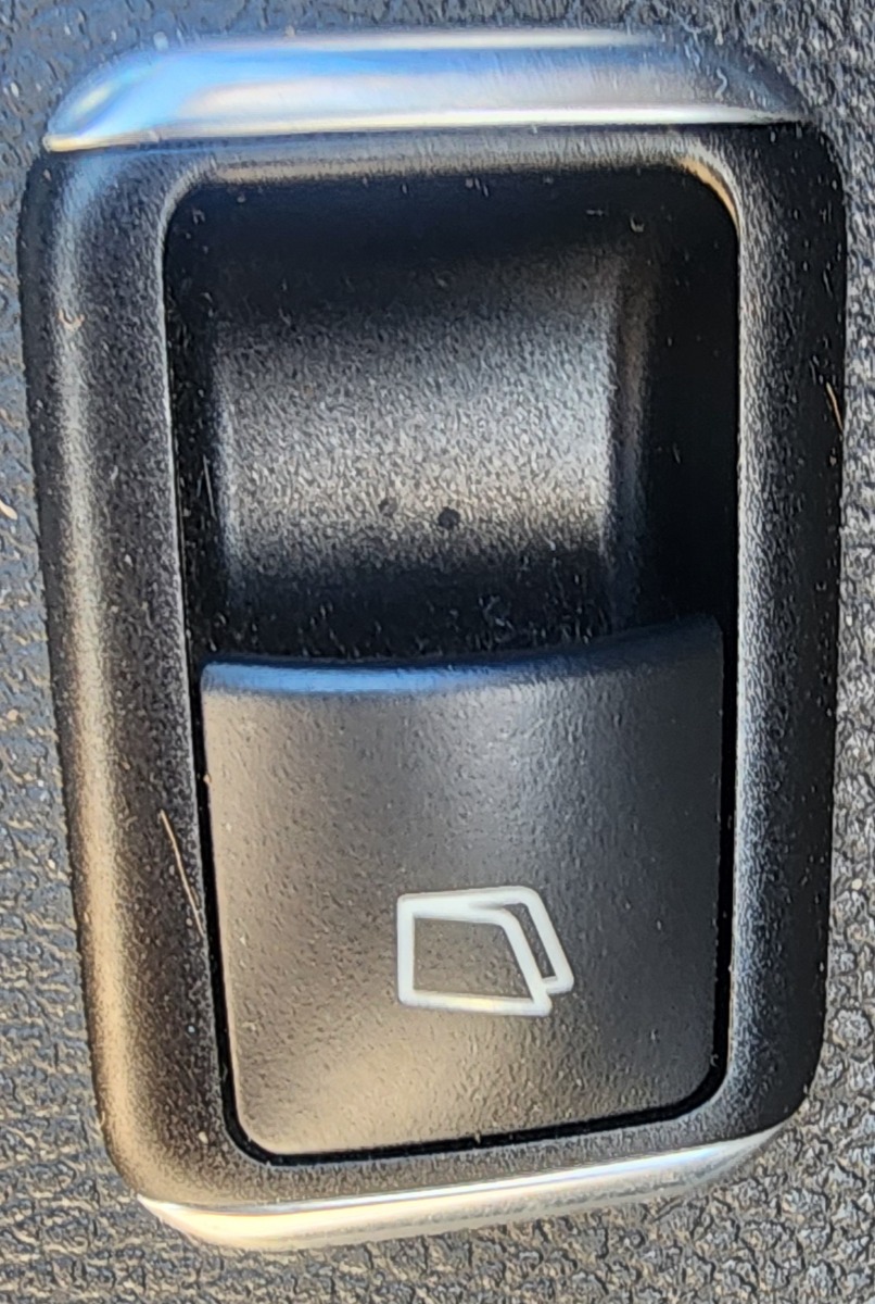 W166 GL63 REAR QUARTER GLASS OPEN SWITCH