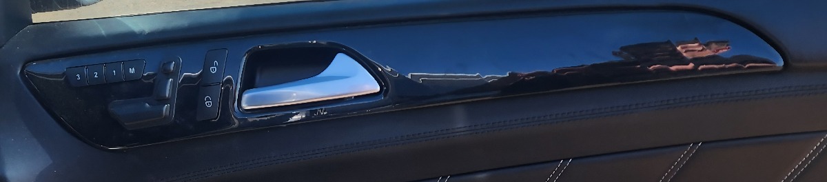 W166 GL63 RIGHT FRONT DOOR TRIM