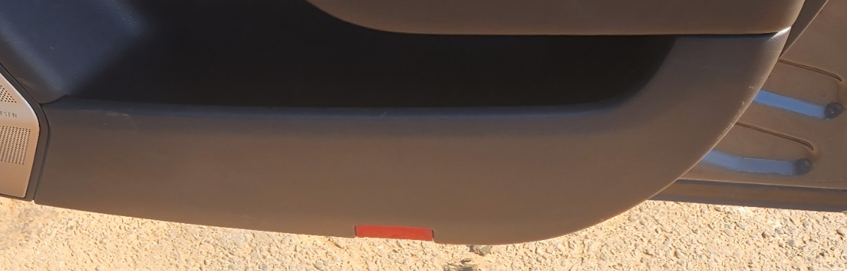 W66 GL63 RIGHT FRONT DOOR POCKET