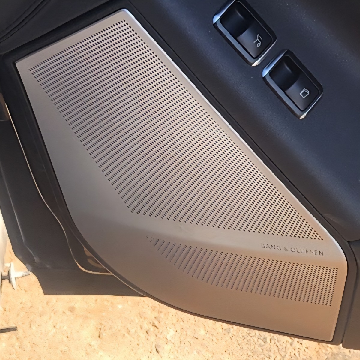 W166 GL63 RIGHT FRONT SPEAKER GRILL
