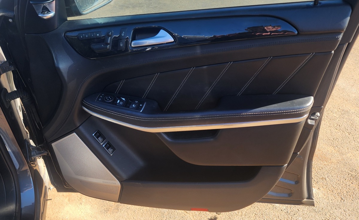 W166 GL63 RIGHT FRONT DOOR PANEL (BARE SKIN)