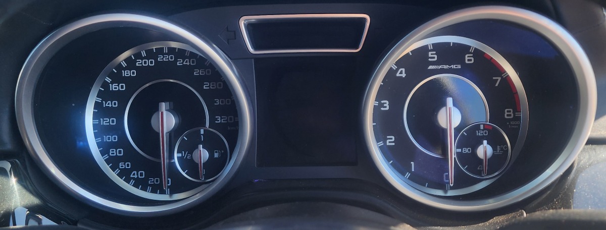 W166 GL63 INSTRUMENT CLUSTER
