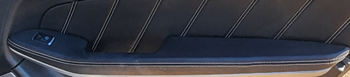 W166 GL63 RIGHT REAR ARM REST