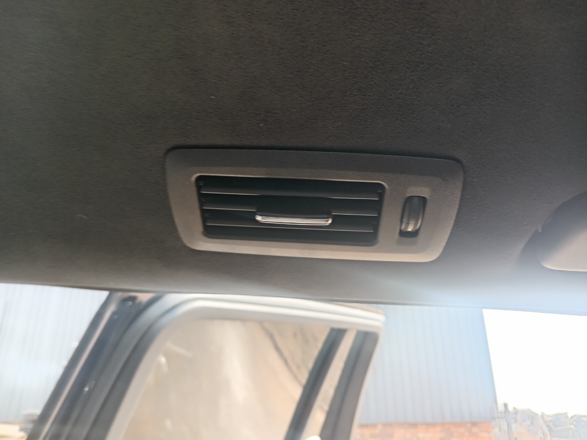 W166 GL63 RIGHT FRONT ROOF AIR VENT