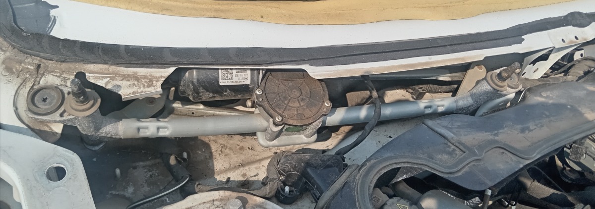 POLO MK8/9 FRONT WIPER Links And Motor