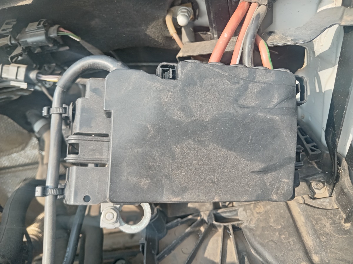 POLO MK8/9 FUSEBOX LID