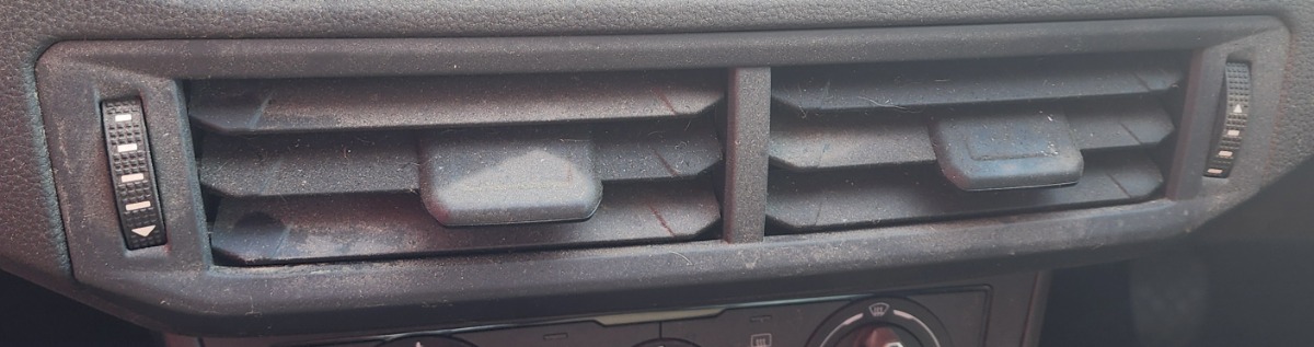 POLO MK 8/9 CENTRE DASH AIRVENT