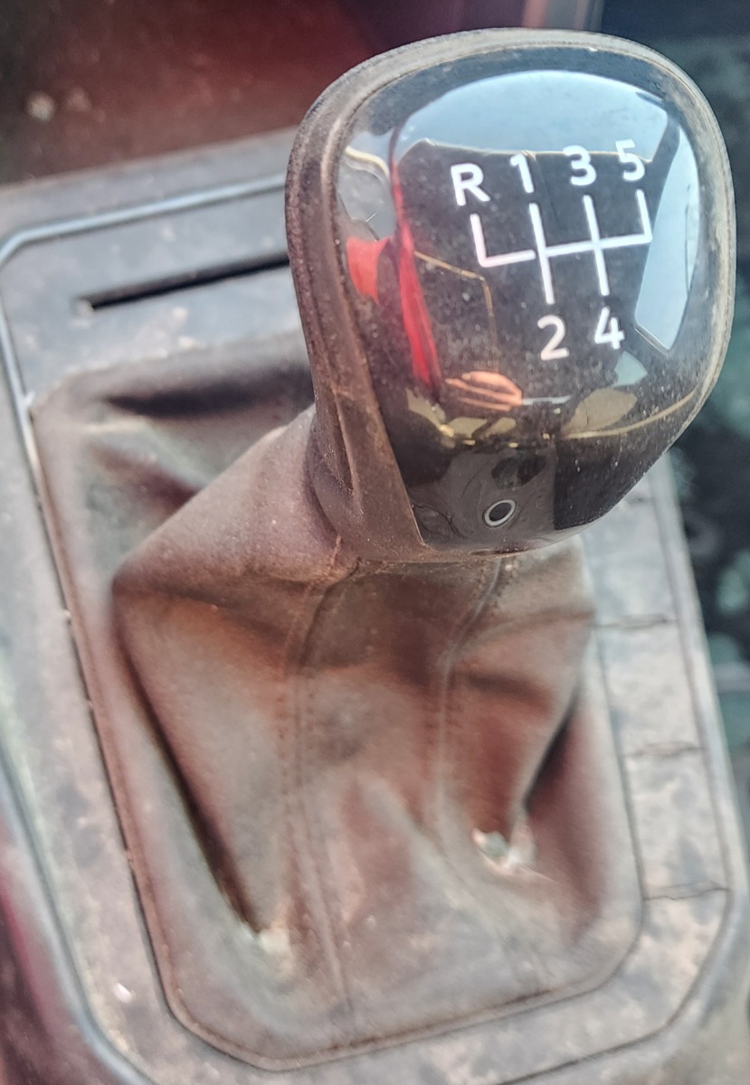 POLO MK 8/9 GEAR LEVER KNOB AND BOOT