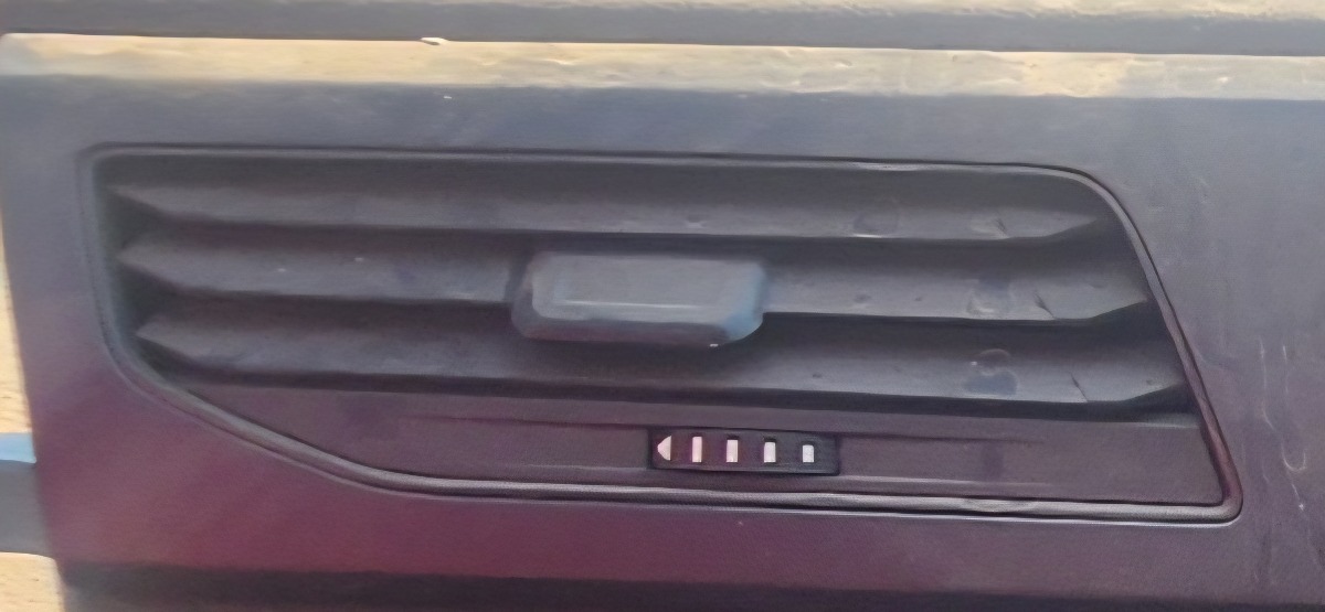 POLO MK8/9 LEFT DASH VENT