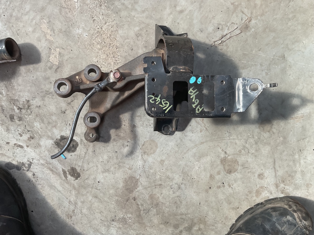 AGYA 1.0 RIGHT SIDE ENGINE MOUNTING