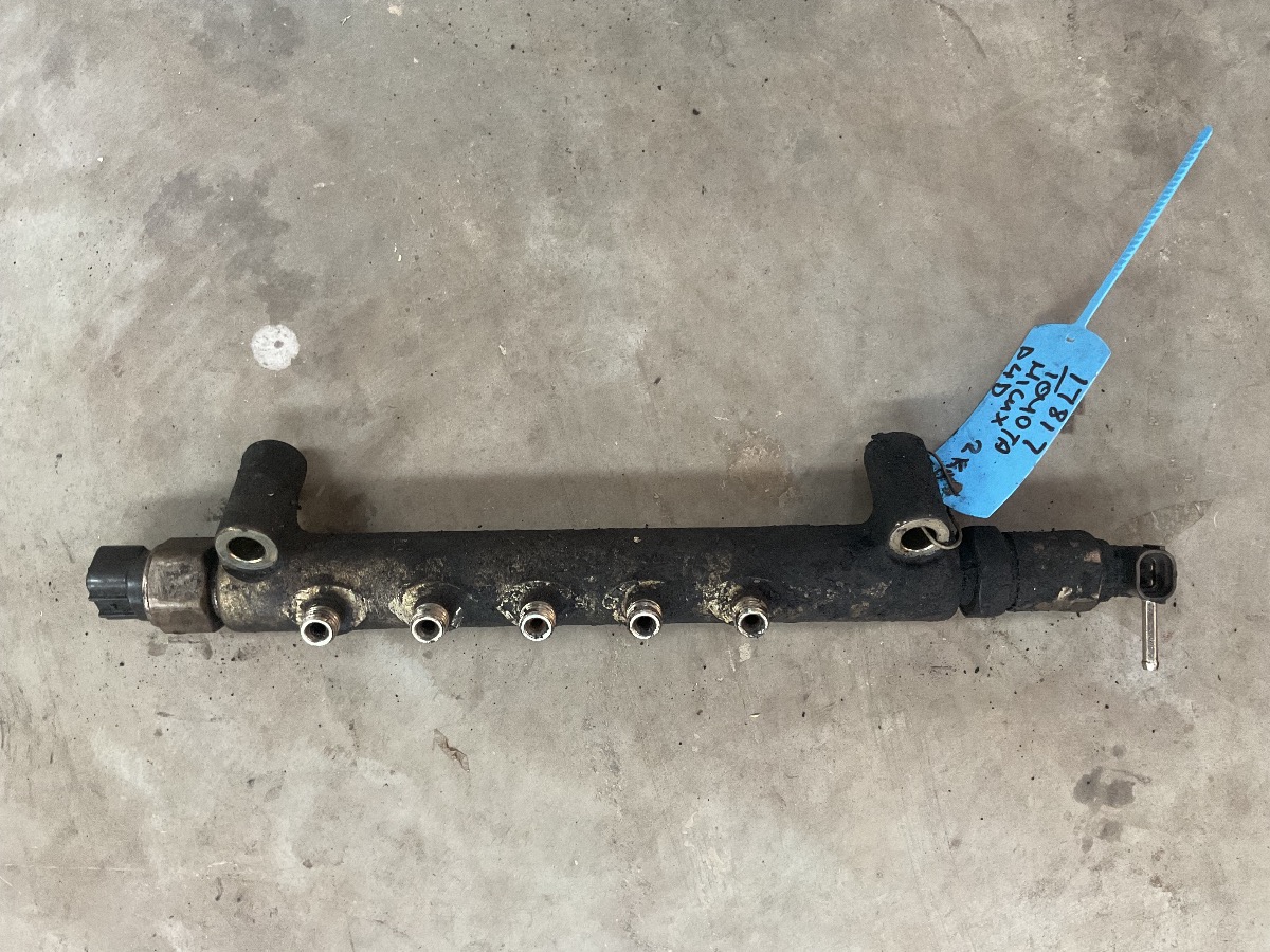 HILUX 2.5D INJECTOR RAIL