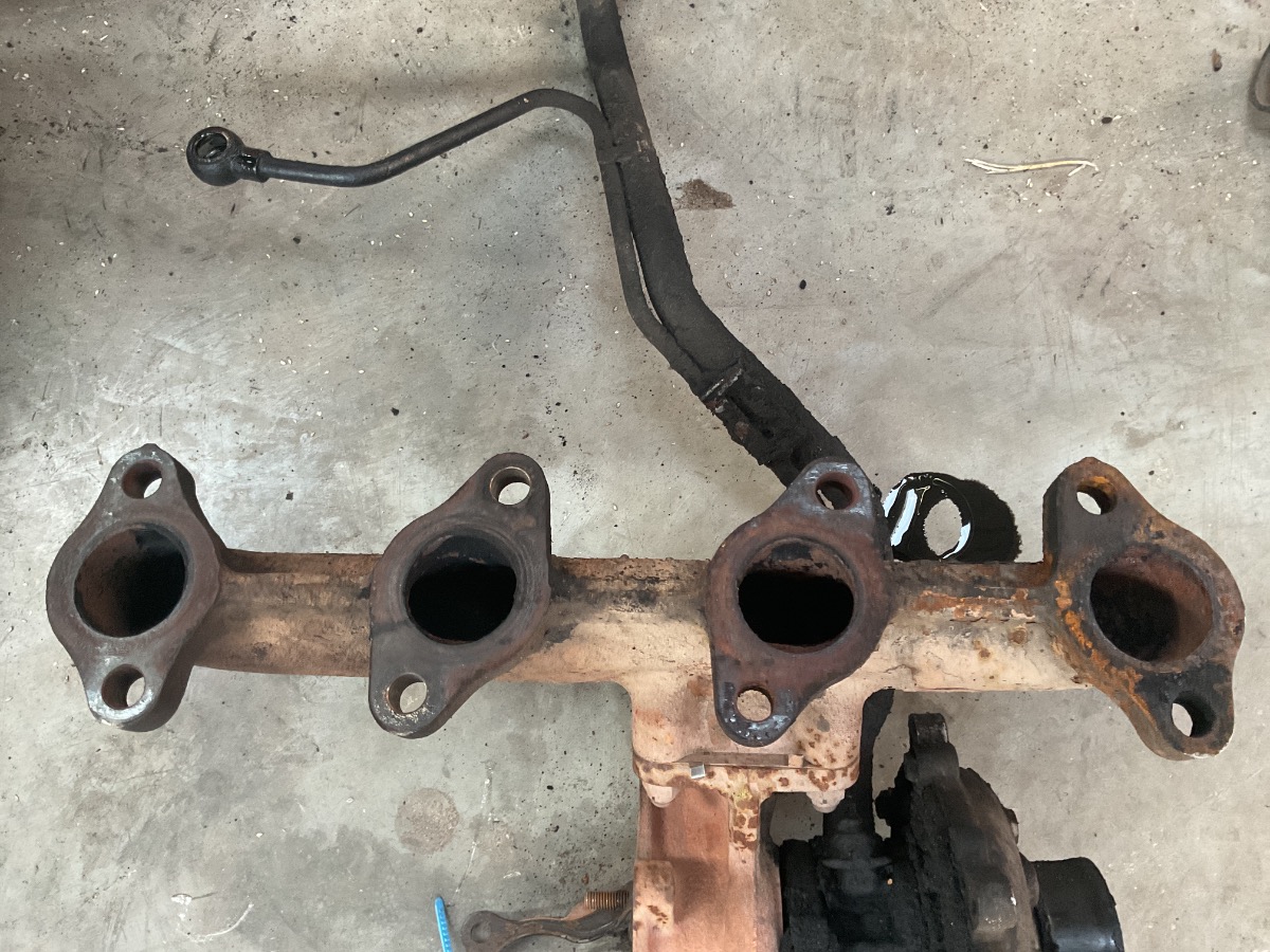HILUX 2.5D INTAKE MANIFOLD