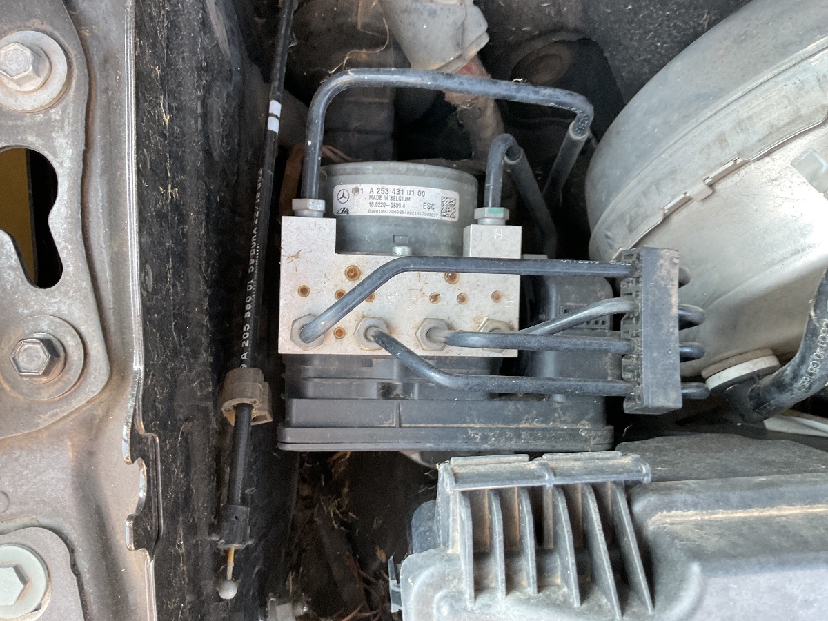 W253 ABS PUMP