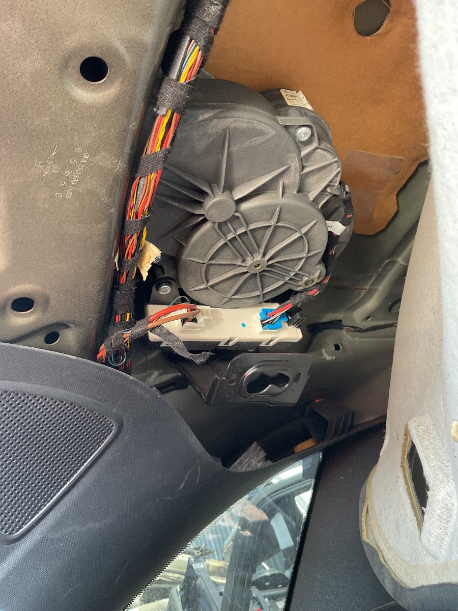 W253 TAILGATE LIFT/CLOSE MOTOR