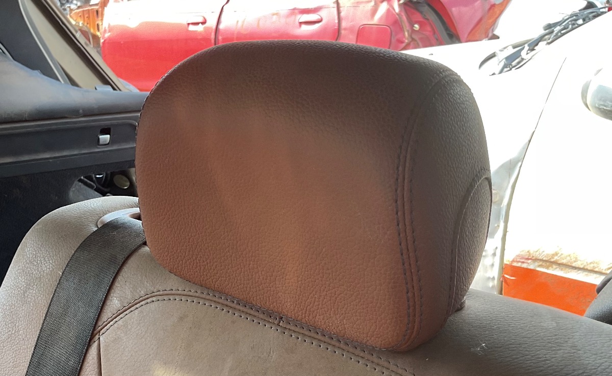 W253 LEFT REAR HEADREST