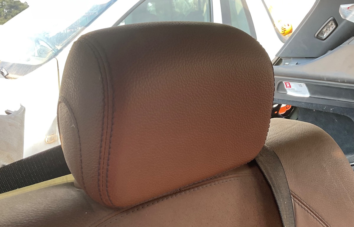 W253 RIGHT REAR HEADREST