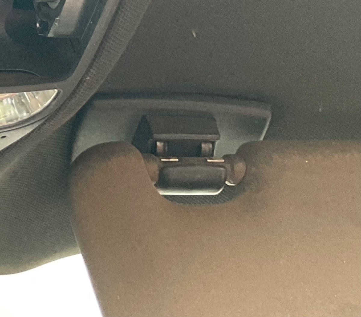 W253 PASSANGER SUNVISOR CLIP
