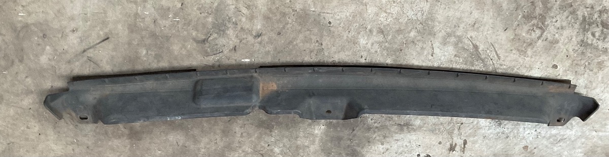 W253 RADIATOR AIRFLOW SERRATION DUCT