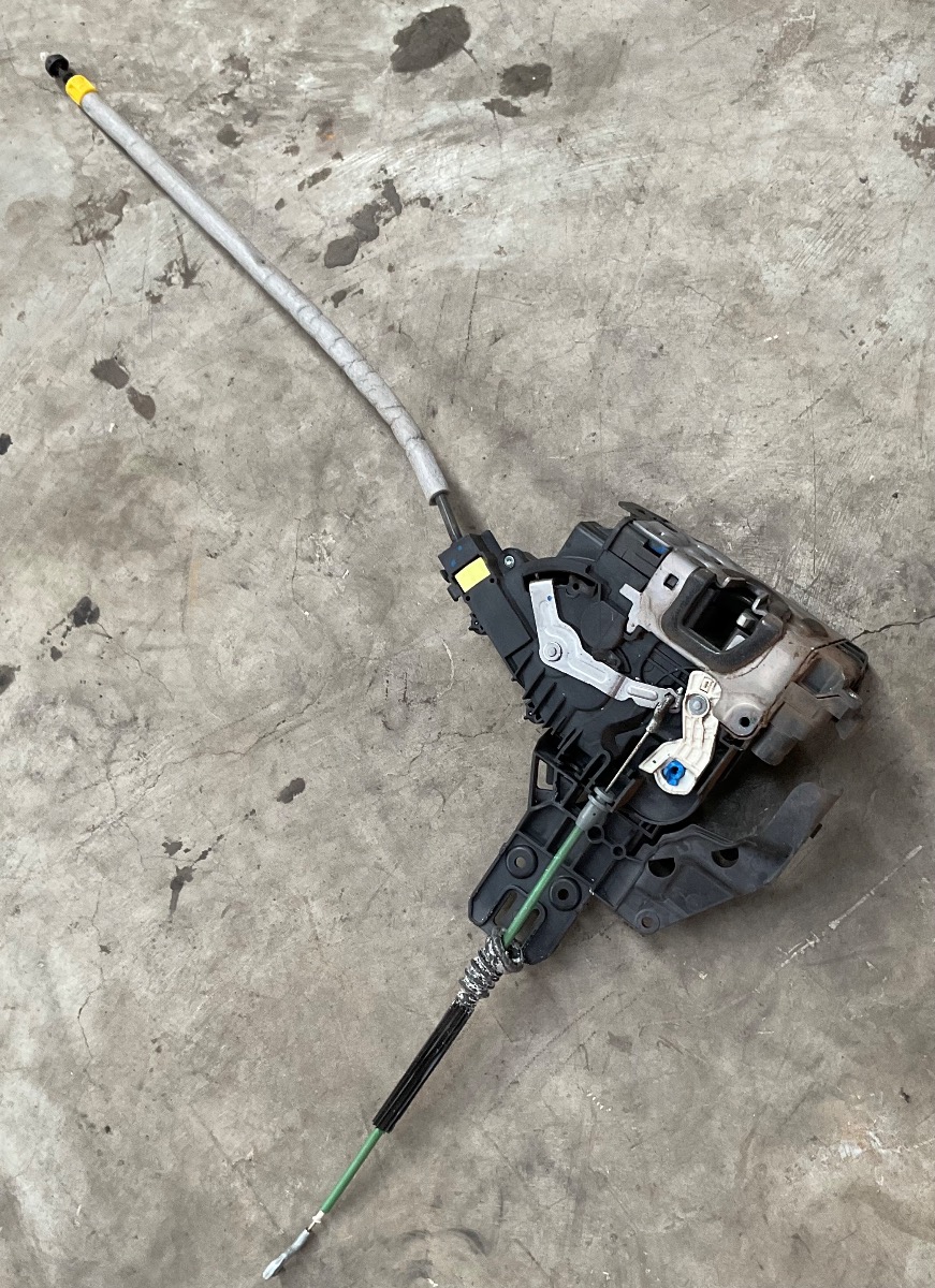 W253 LEFT FRONT DOOR LOCK