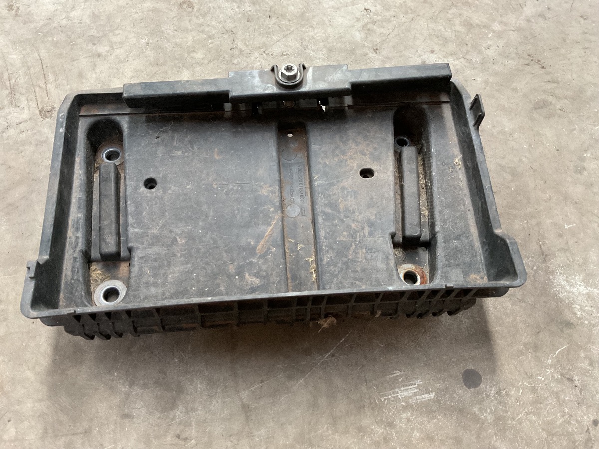 W253 BATTERY HOLDER TRAY