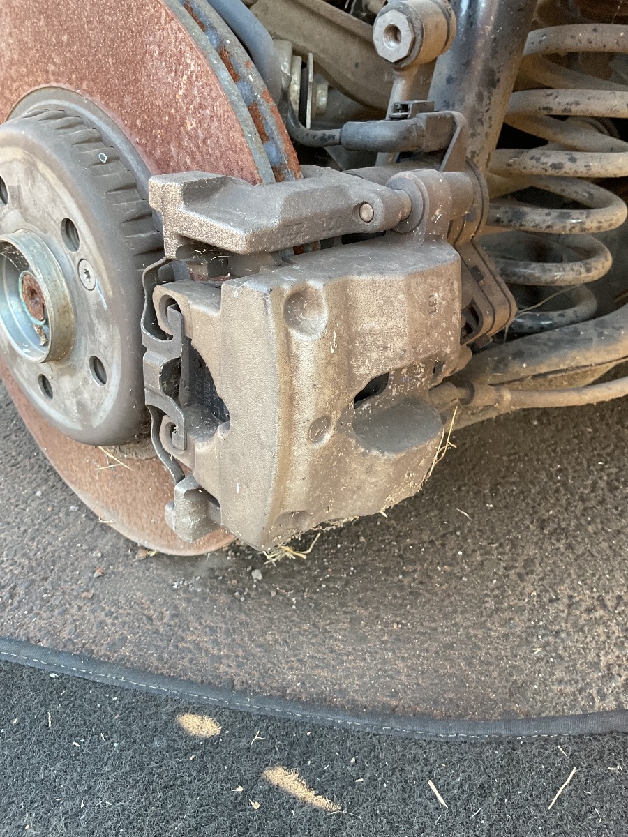 W235 LEFT REAR BREAK CALIPER