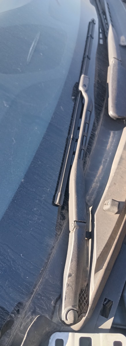 W166 GL64 RIGHT WINDSCREEN WIPER ARM