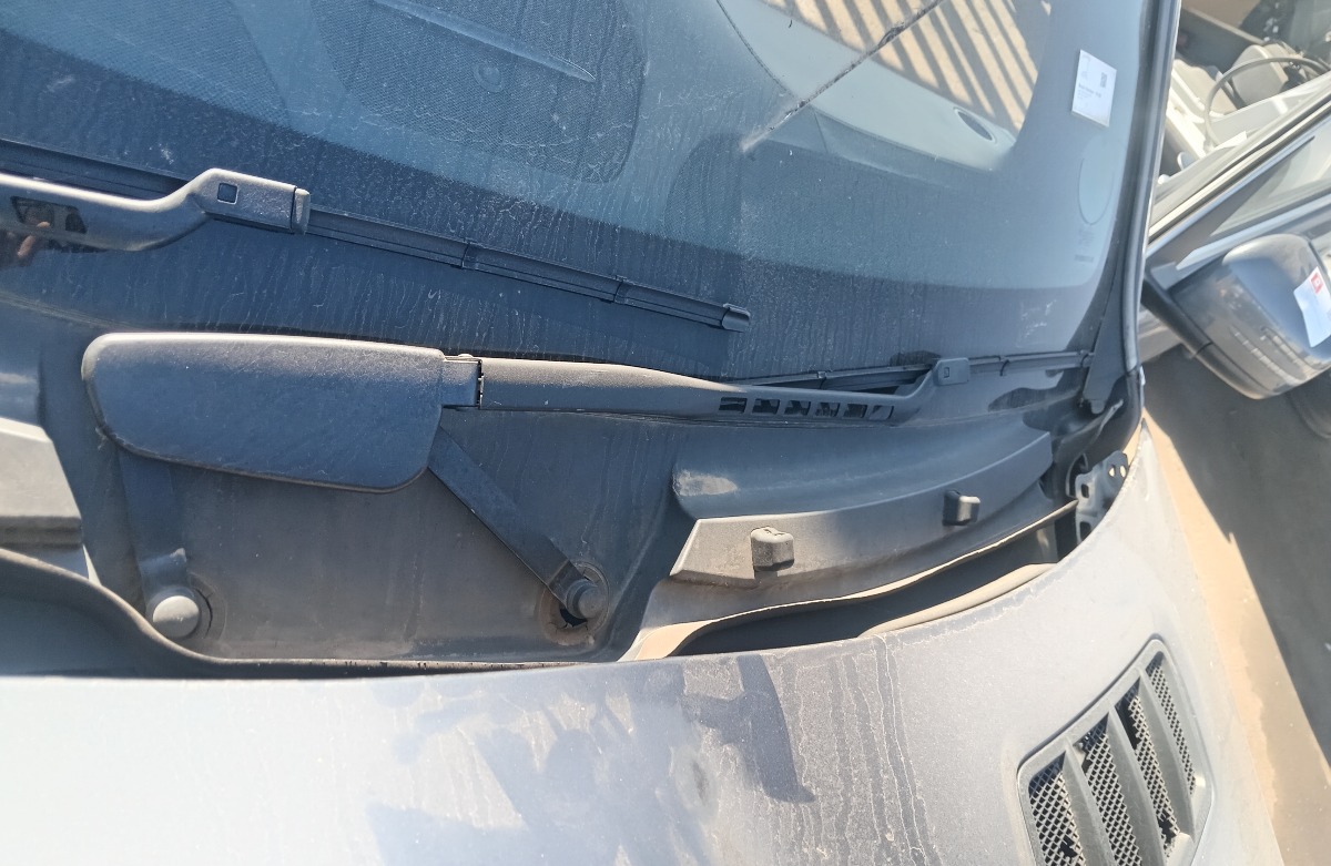 W166 LEFT WIPER ARM