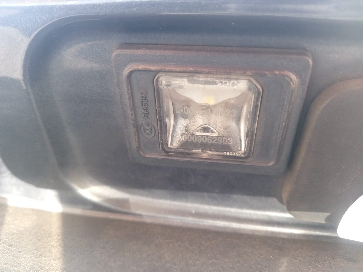 W166 GL63 NO PLATE LIGHT