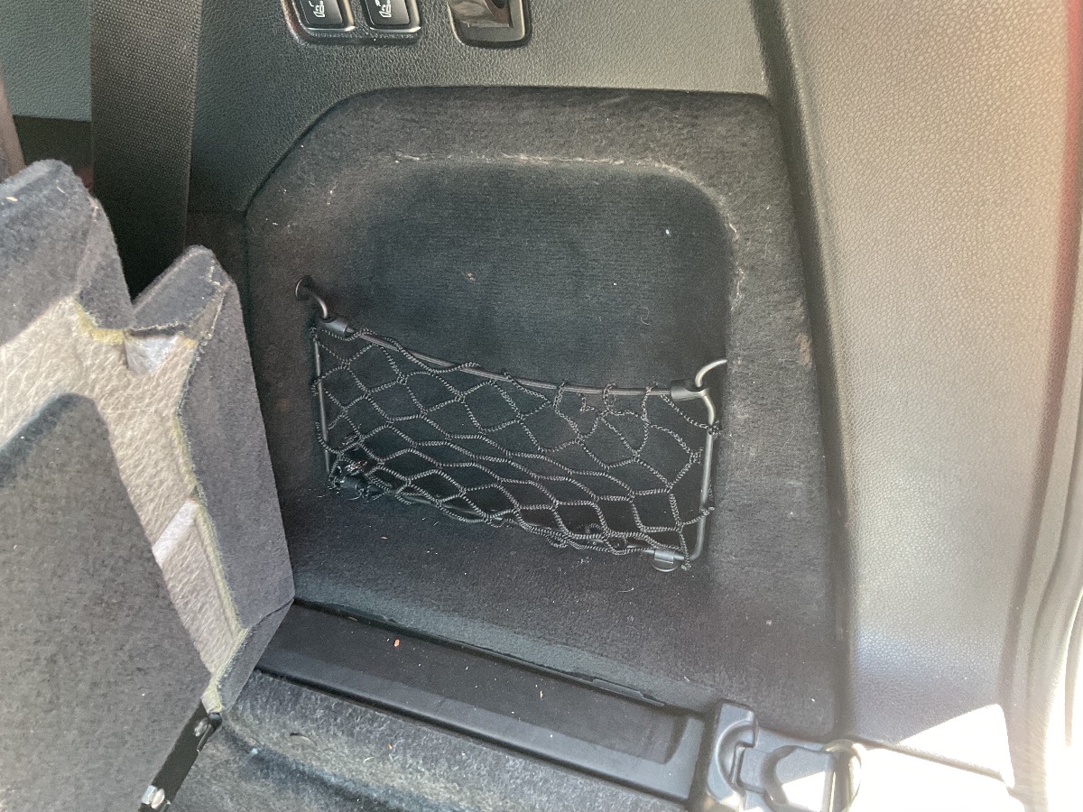 W166 GL63 RIGHT SIDE BOOT MAINTENANCE FLAP