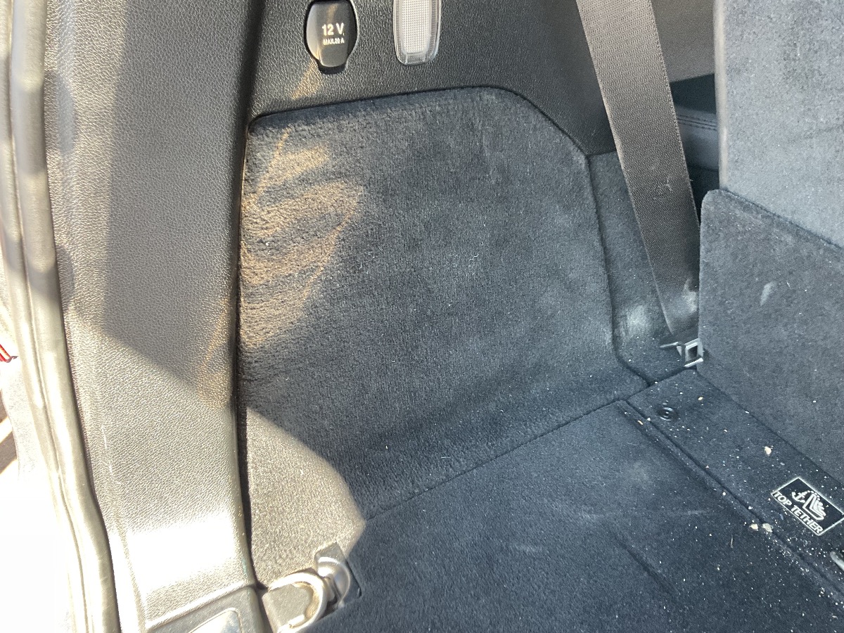 W166 GL63 LEFT SIDE BOOT MAINTENANCE FLAP