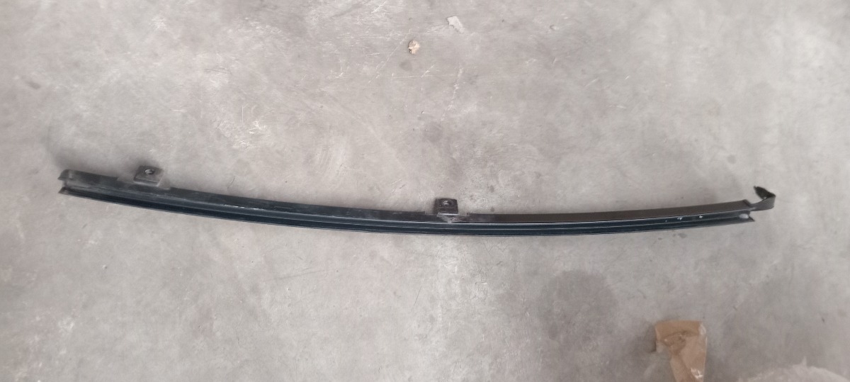 CIAZ LEFT REAR DOOR WINDOW GUIDE