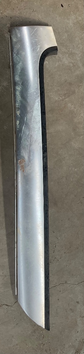 A4 FWINDSCREEN RIGHT PILLAR COVER