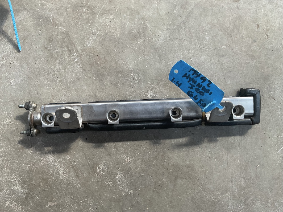 I20 INJECTOR FUEL RAIL