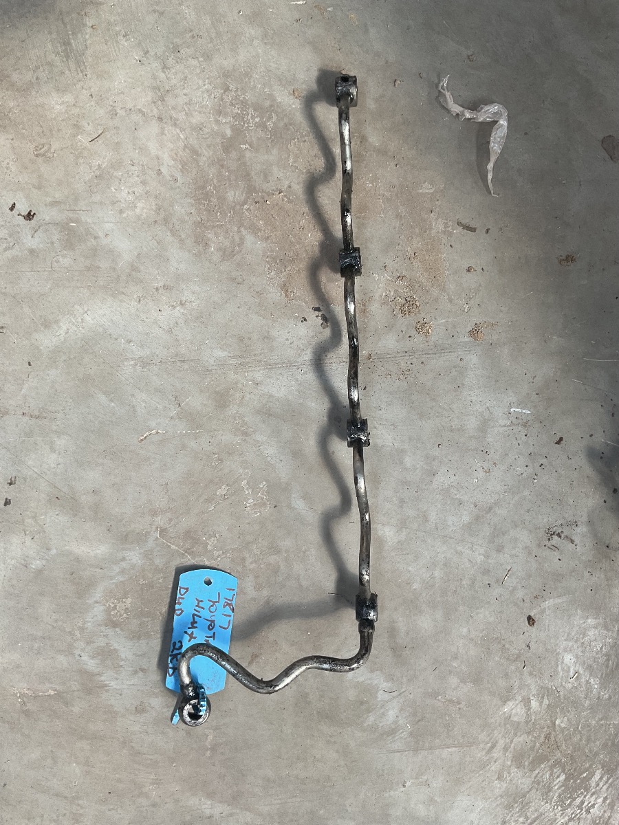 HILUX 2.5D FUEL INJECTOR RAIL