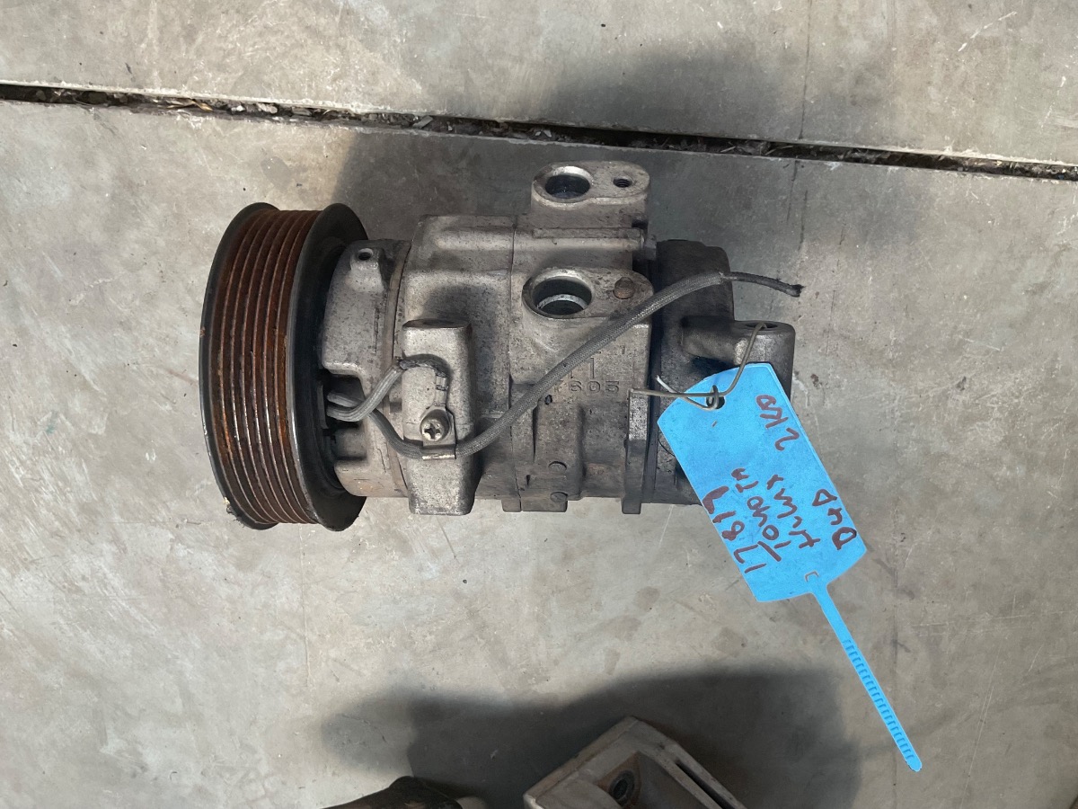HILUX 2.5D AIRCON PUMP