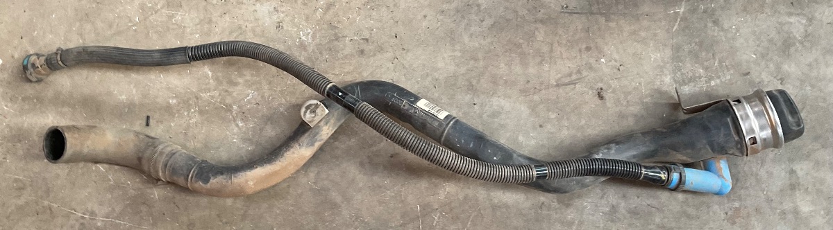 118i FUEL FILLER PIPE