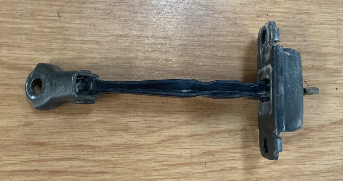 ACCENT RIGHT FRONT DOOR CHECK STRAP