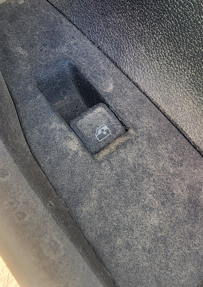 POLO MK8/9 RIGHT REAR WINDOW SWITCH