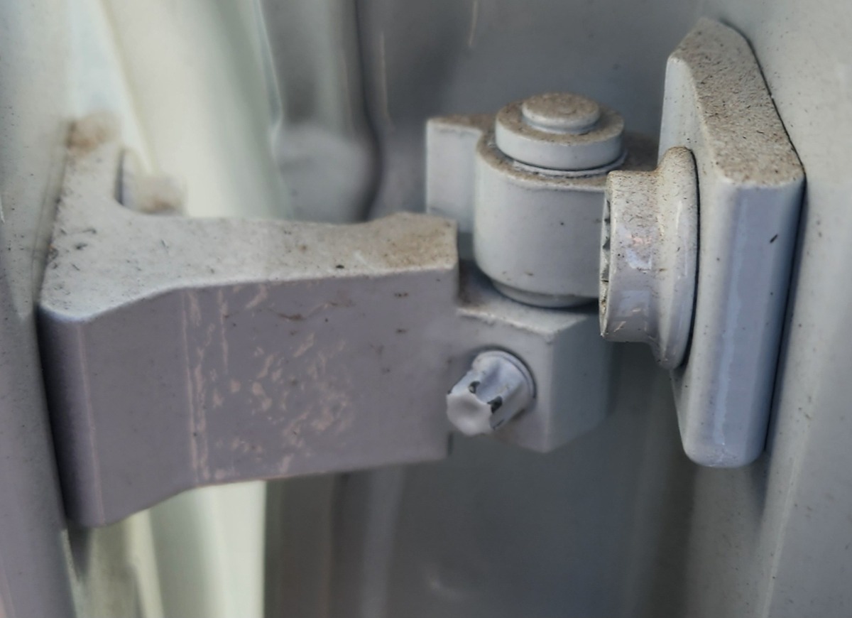 POLO MK8/9 RIGHT REAR UPPER DOOR HINGE