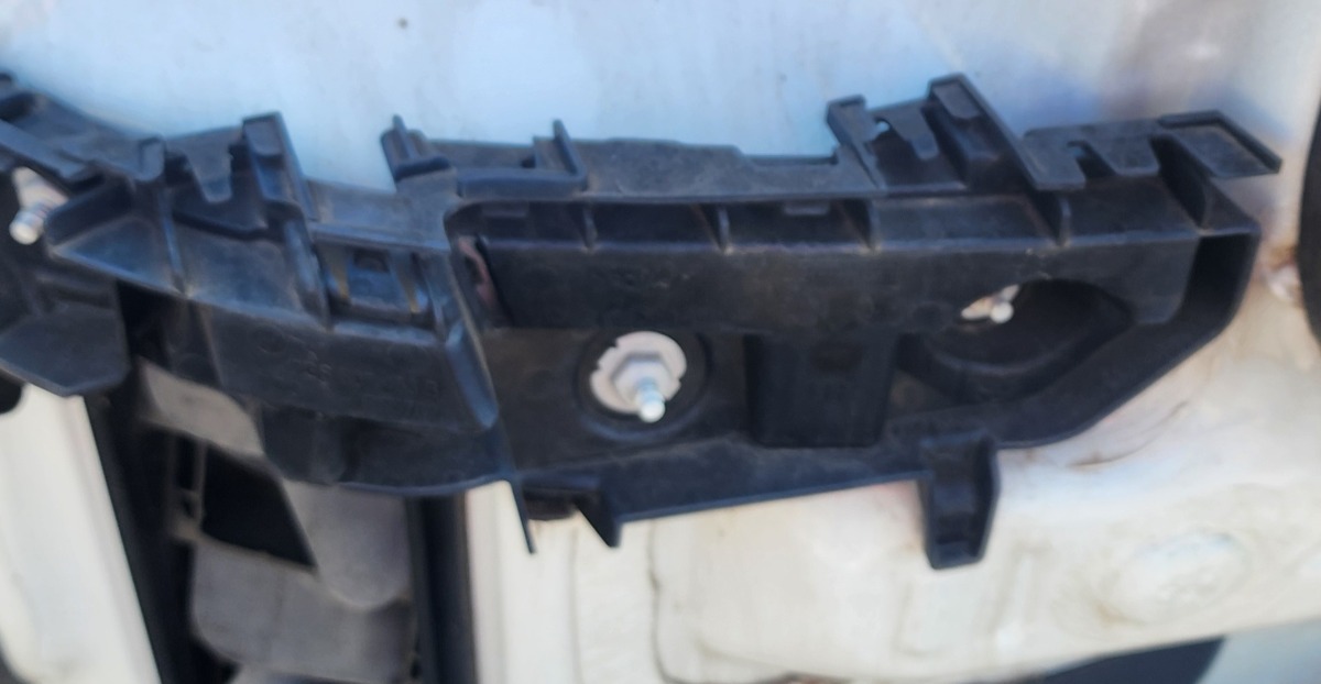 POLO MK8/9 LEFT REAR INNER BUMPER BRACKET