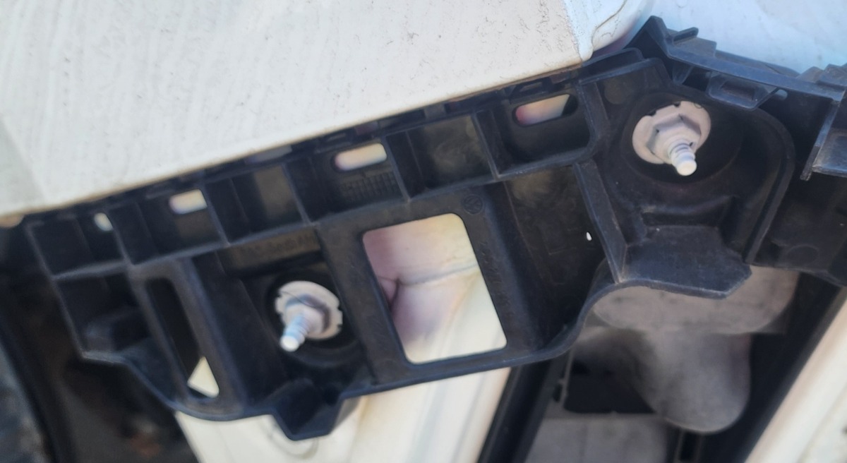 POLO MK8/9 LEFT REAR OUTER BUMPER BRACKET