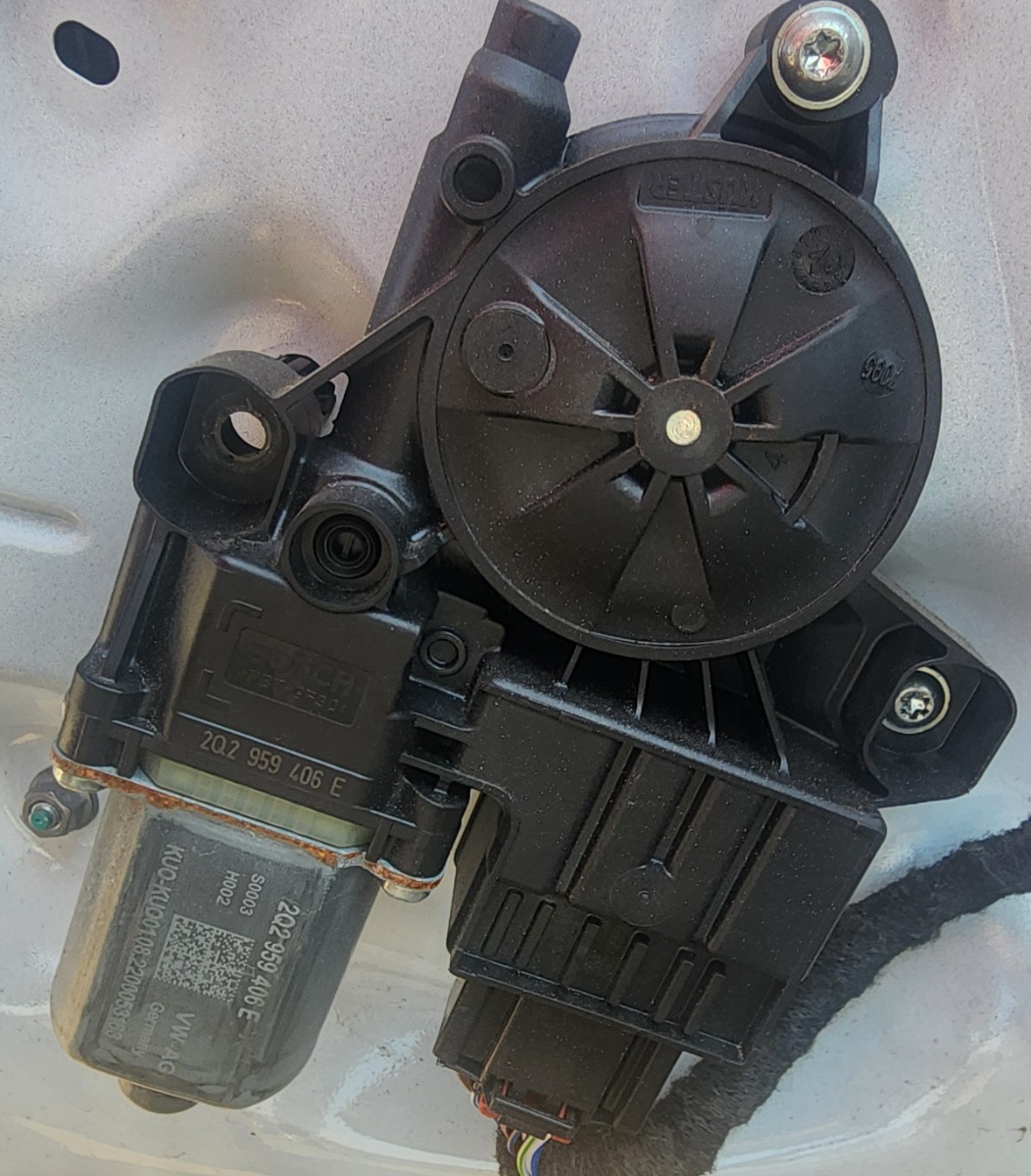 POLO MK8/9 LEFT FRONT WINDOW MOTOR