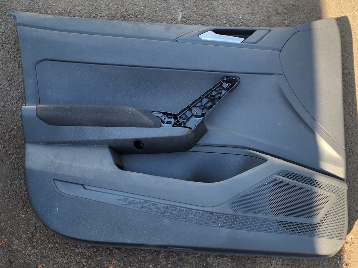 POLO MK8/9 LEFT FRONT DOOR PANEL
