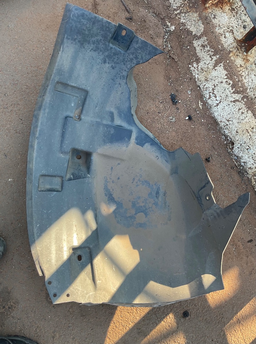 W166 GL63 RIGHT FRONT FENDER LINER