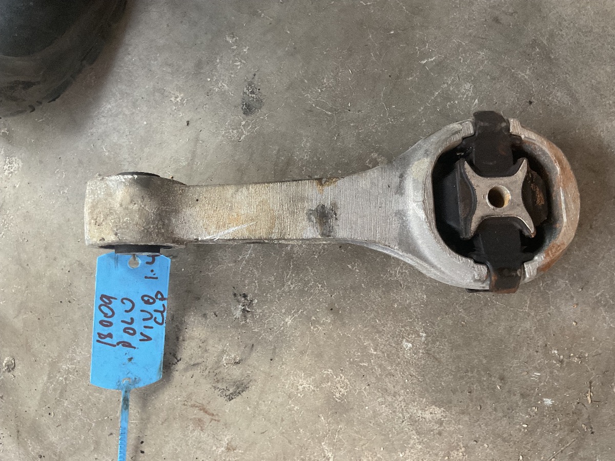 POLO VIVO REAR ENGINE MOUNTING