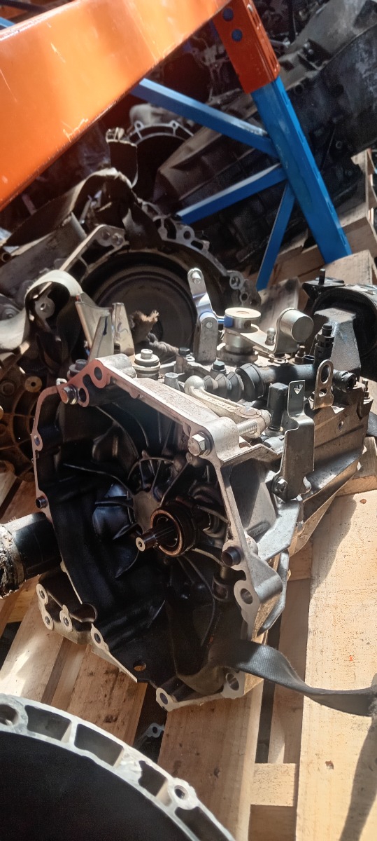 SWIFT 1.2GL GEARBOX