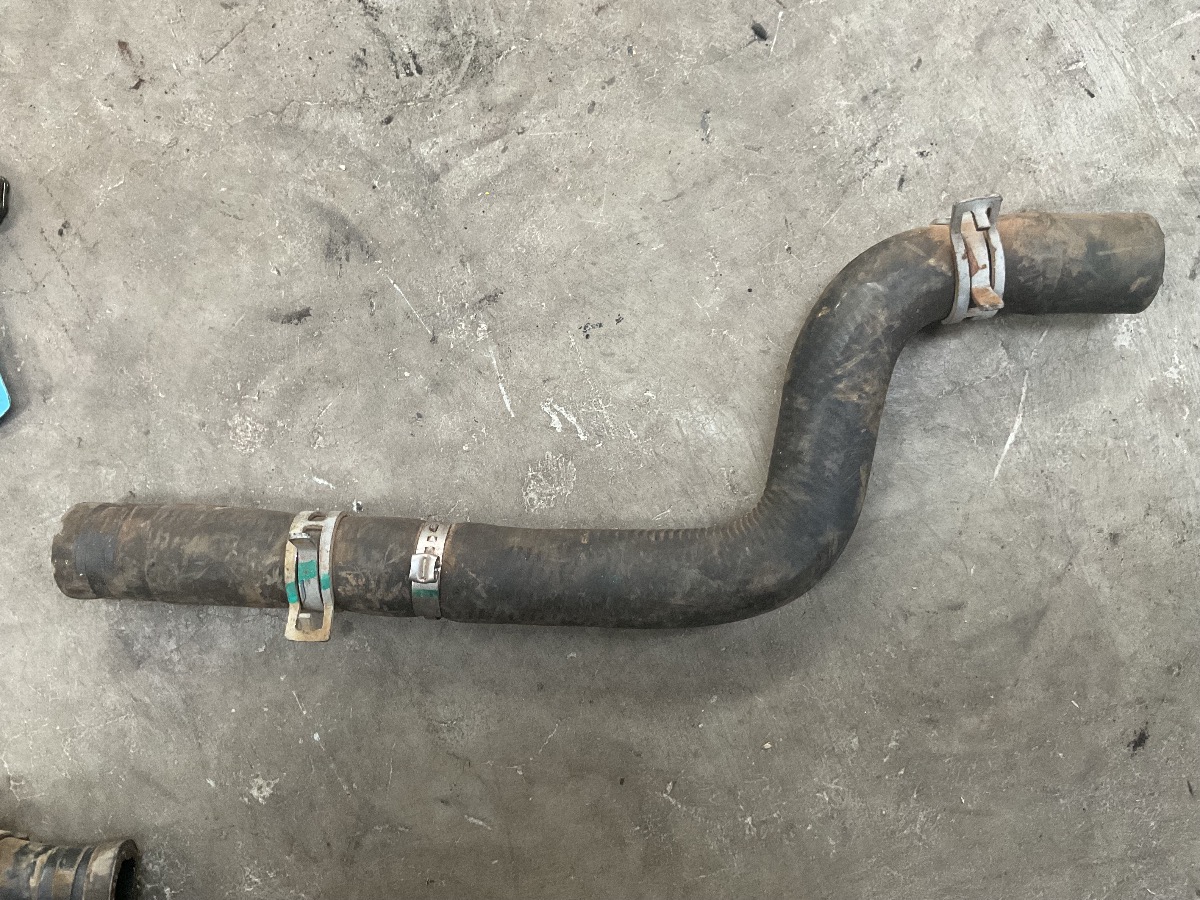 NP200 1.6 HEATER HOSE