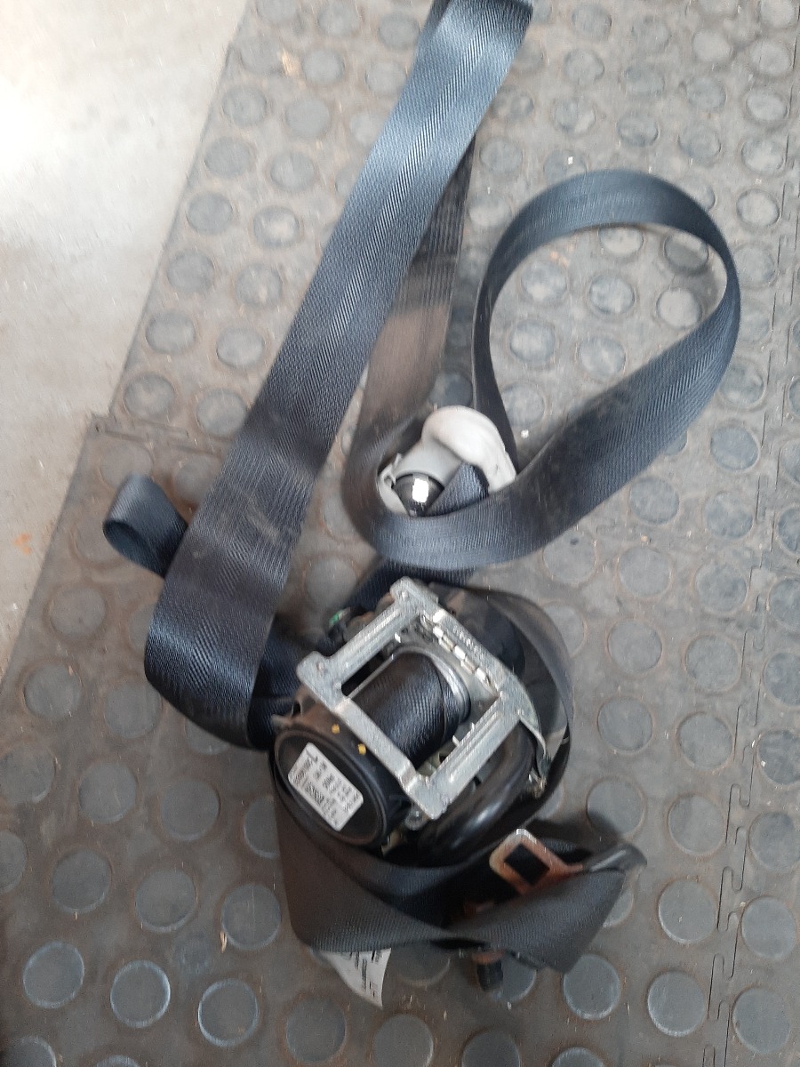 SWIFT FRONT SEATBELT